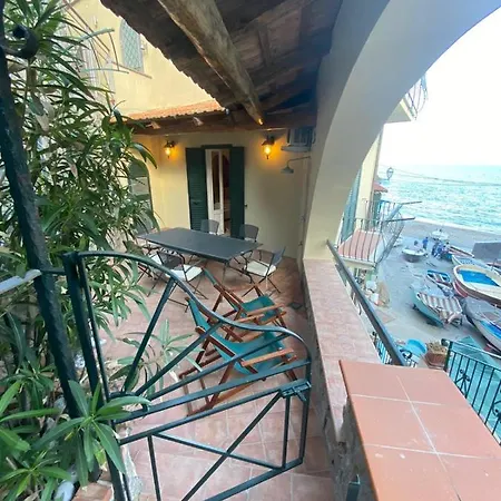 La Casa Al Mare דירה נראנו